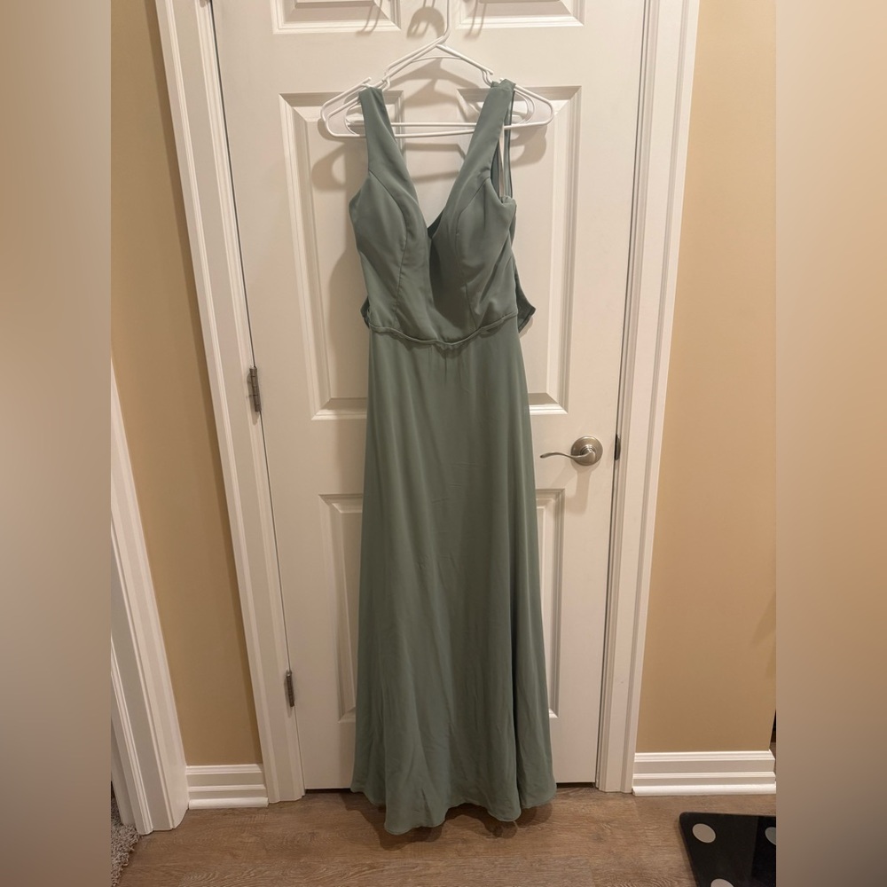 Elegant Green Evening Gown
